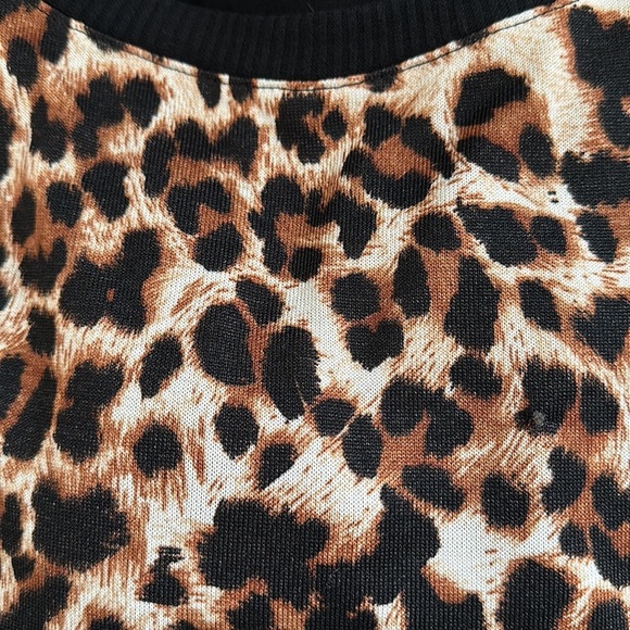 Women’s cheetah crop sweater - Picture 4 of 4